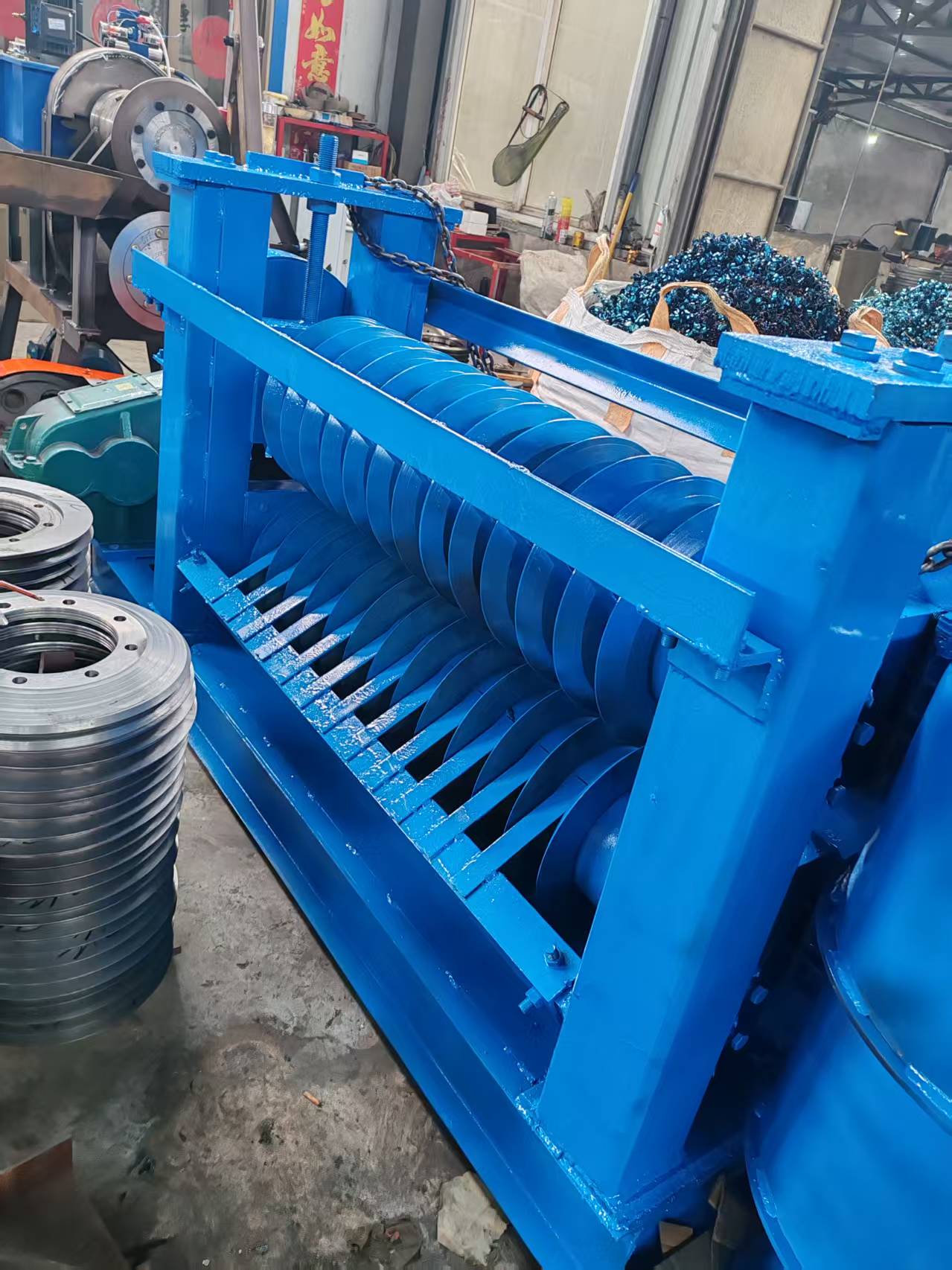 Seolann Xinzhe Metal Meaisín Gearradh Miotail Ard-Beachtais do Chliaint Tionscail Dhomhanda