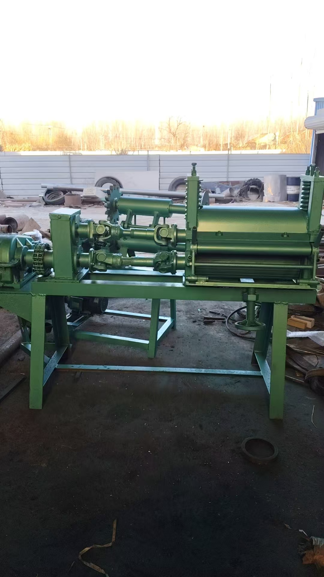 Cad a Dhéanann Lanna Sracaire Rubair Dhírigh Xinzhe Tools ó Monarcha-Díreach a bhfuil bail ar fónamh orthu ag Global Rubber Recyclers?